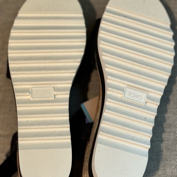 TOMS Women’s Diana Black Canvas Buckle Wedge Size 7 - Picture 8 of 9